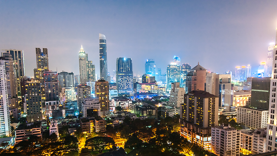急速に発展する東南アジアの夜景